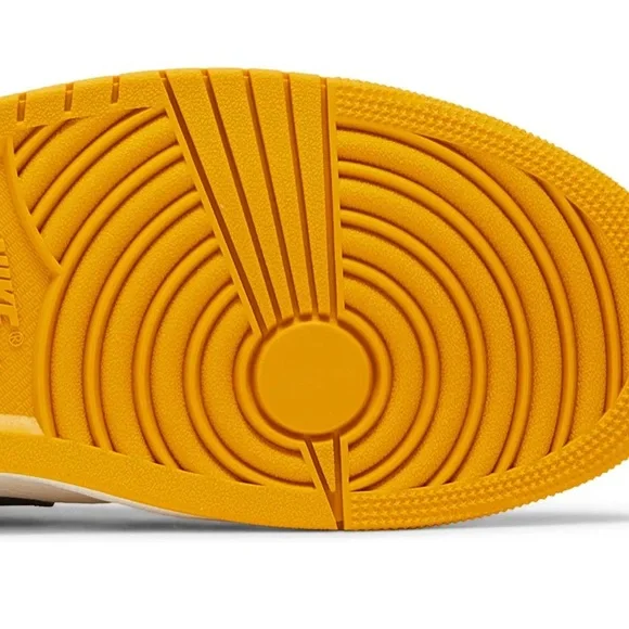 Air Jordan 1 Retro High OG 'Yellow Ochre' - Picture 7 of 15